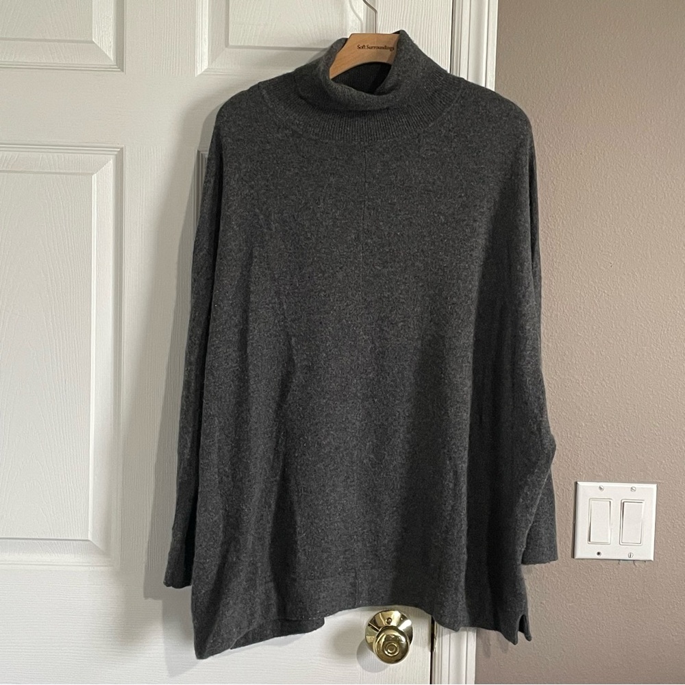 C By Bloomingdale’s Cashmere Sweater Turtleneck Size Small Gray Long Sleeve